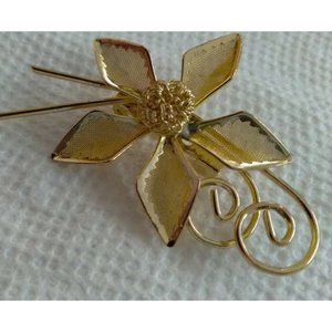 Gold Flower With Gold Trim Pin with C clasp.